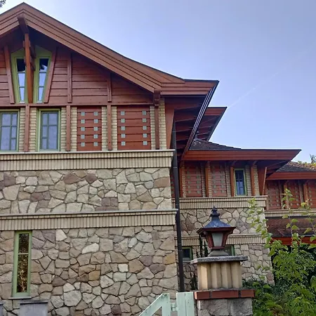 Arcanum Wellness & Sosto Apartament Mestecǎneşti